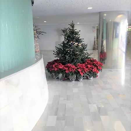 Fantastico Piso A 2 Minutos Andando De La Playa アパート マルベーリャ